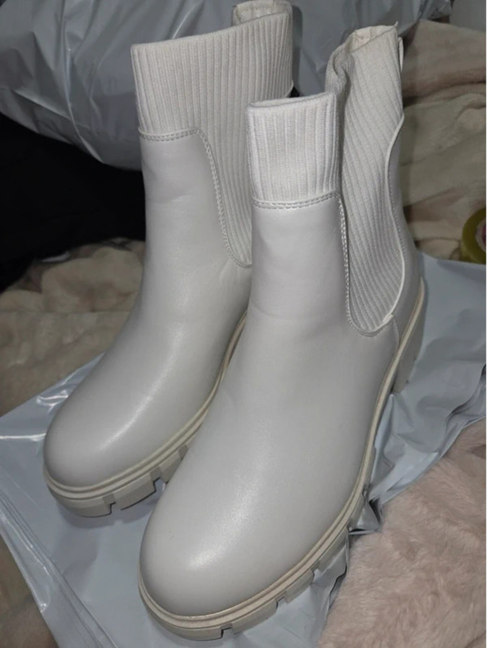 White boots 8.5